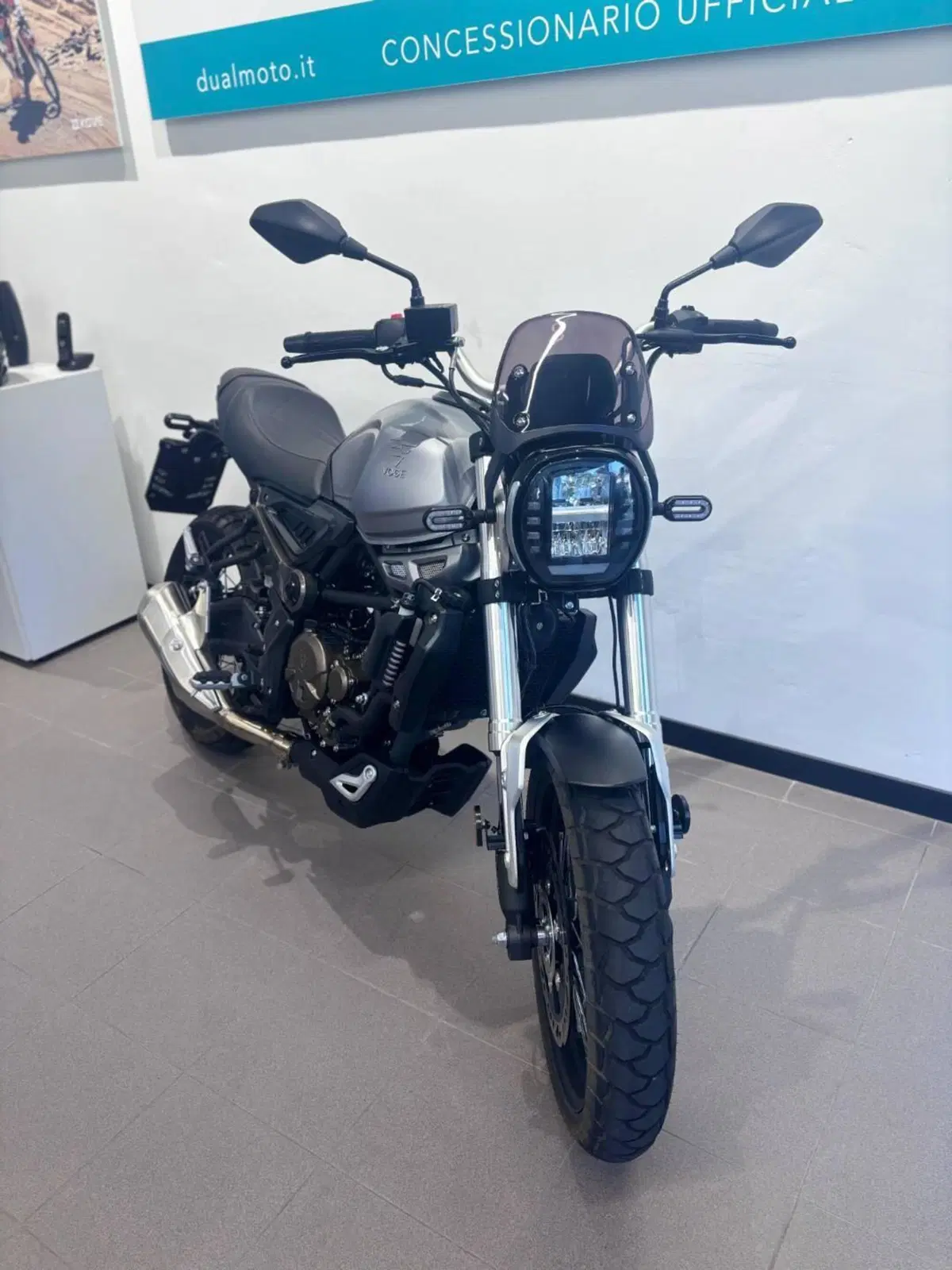 Voge Trofeo 300ACX Scrambler (2021 - 26) (2)
