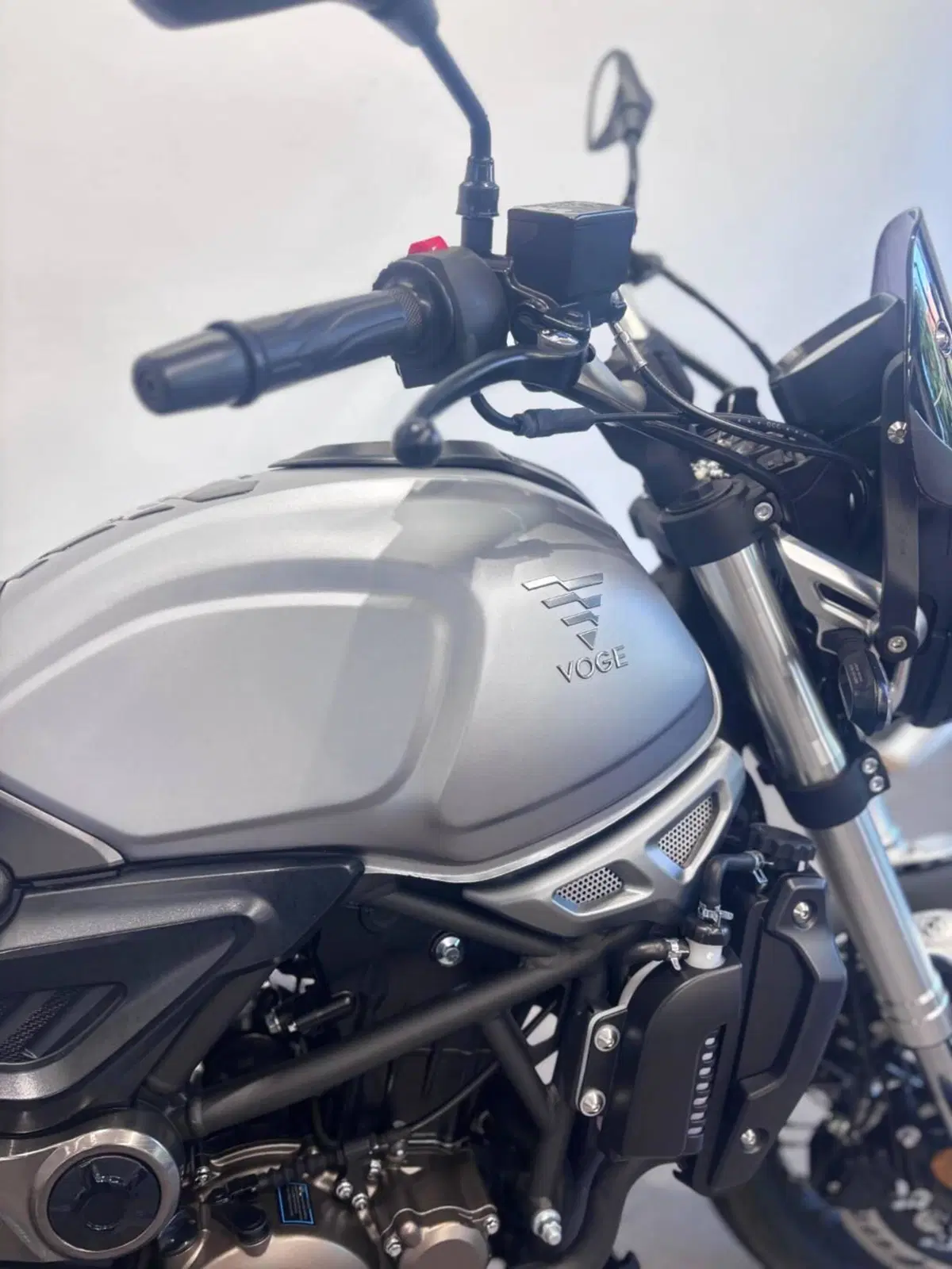 Voge Trofeo 300ACX Scrambler (2021 - 26) (3)