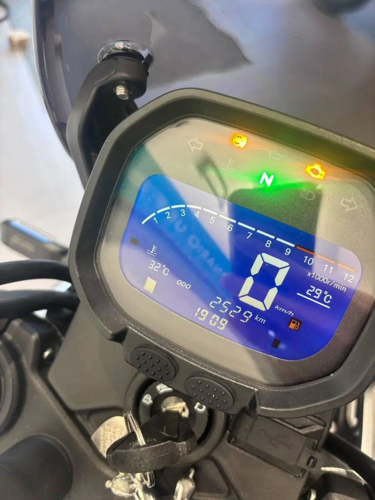 Voge Trofeo 300ACX Scrambler (2021 - 26) (6)