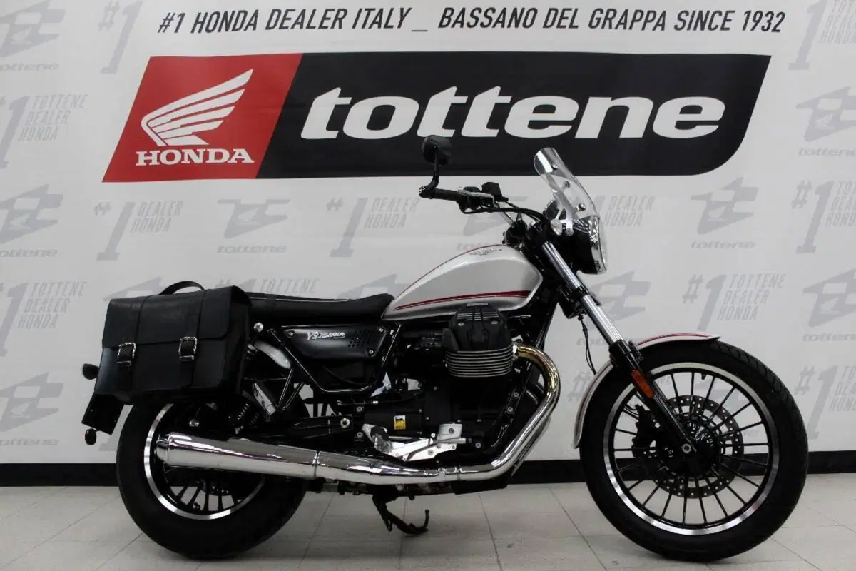 Moto Guzzi V9 Roamer (2016 - 18)
