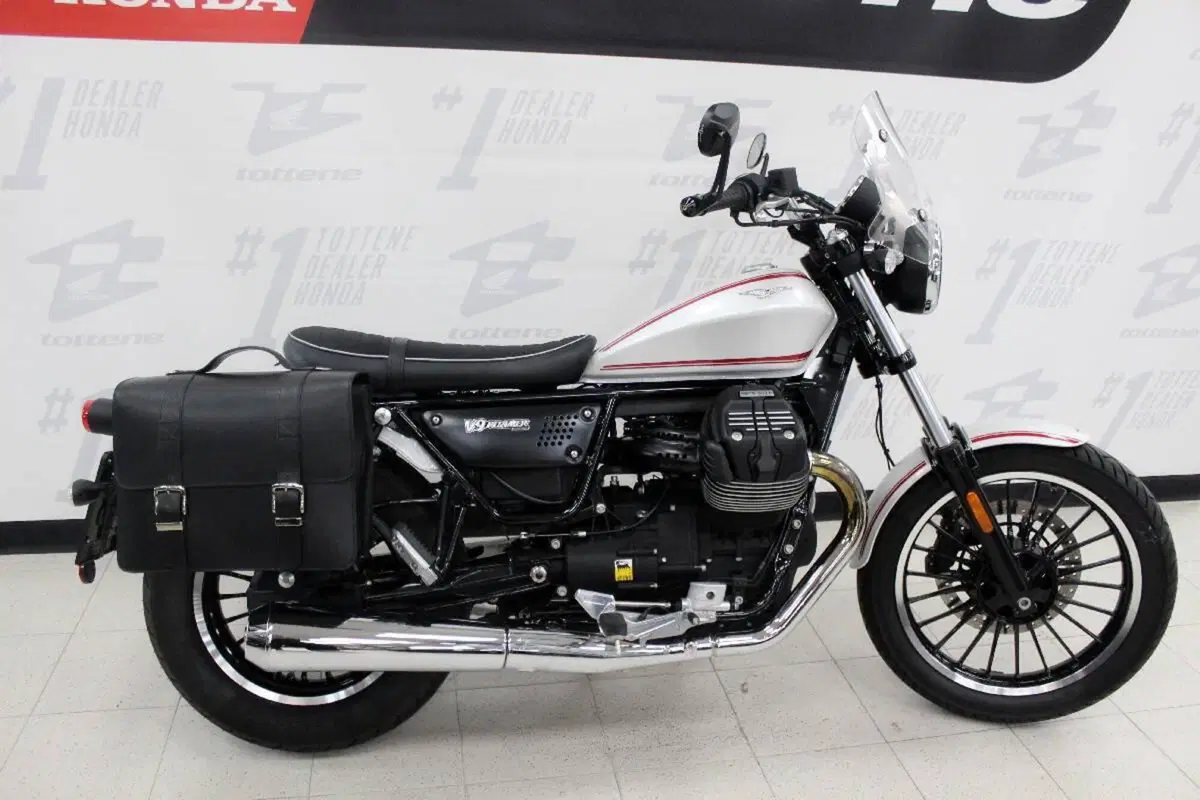 Moto Guzzi V9 Roamer (2016 - 18) (2)