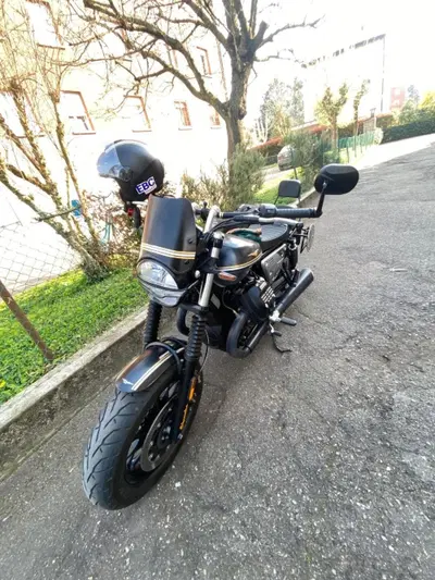 Moto Guzzi V9 Bobber Special Edition (2023 - 25) usata