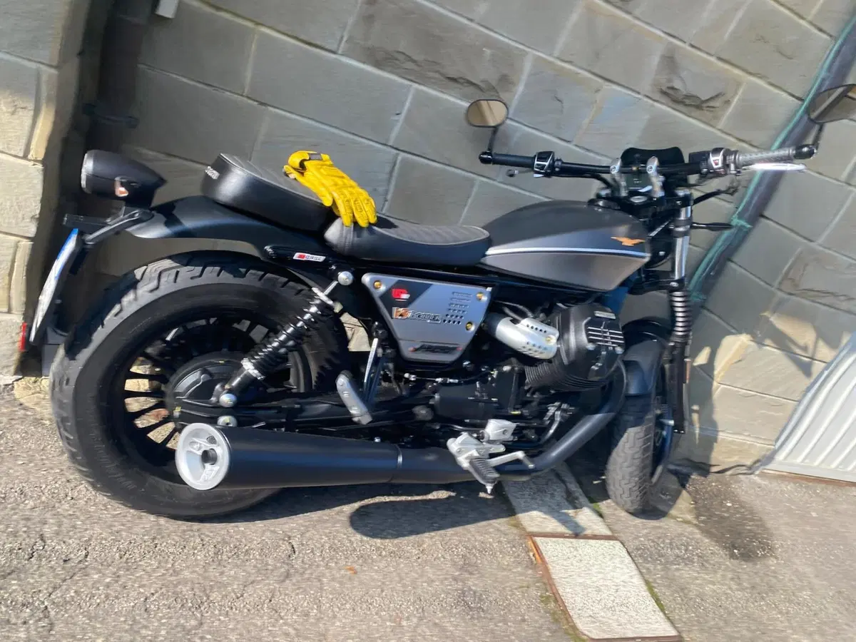 Moto Guzzi V9 Bobber Special Edition (2023 - 25) (5)