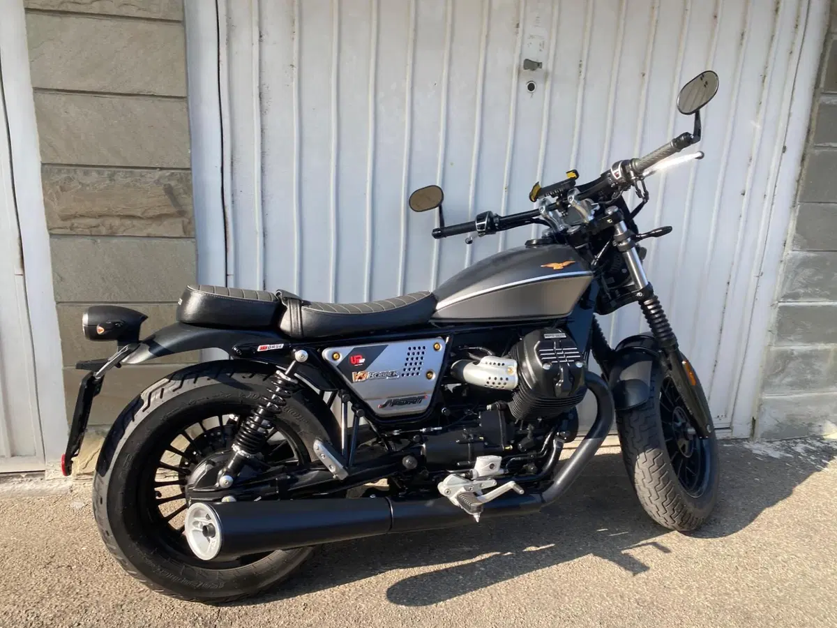 Moto Guzzi V9 Bobber Special Edition (2023 - 25) (7)