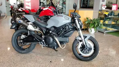 Ducati Monster 696 Plus (2007 - 14) usata