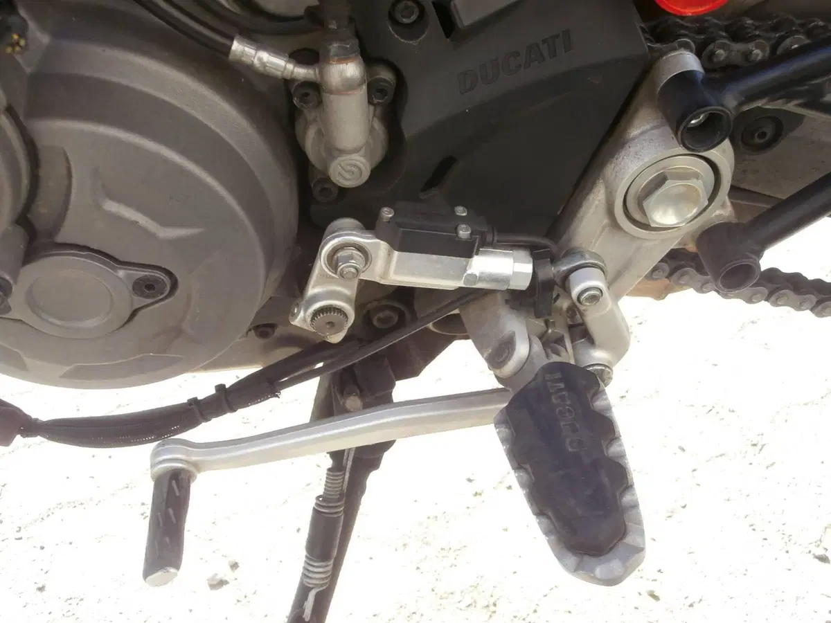 Ducati Hypermotard 950 SP (2022 - 25) (19)