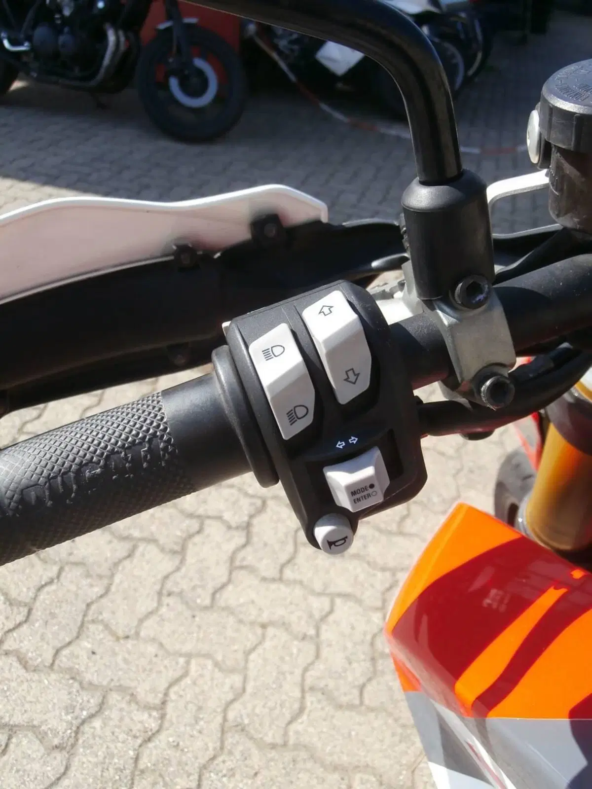 Ducati Hypermotard 950 SP (2022 - 25) (11)