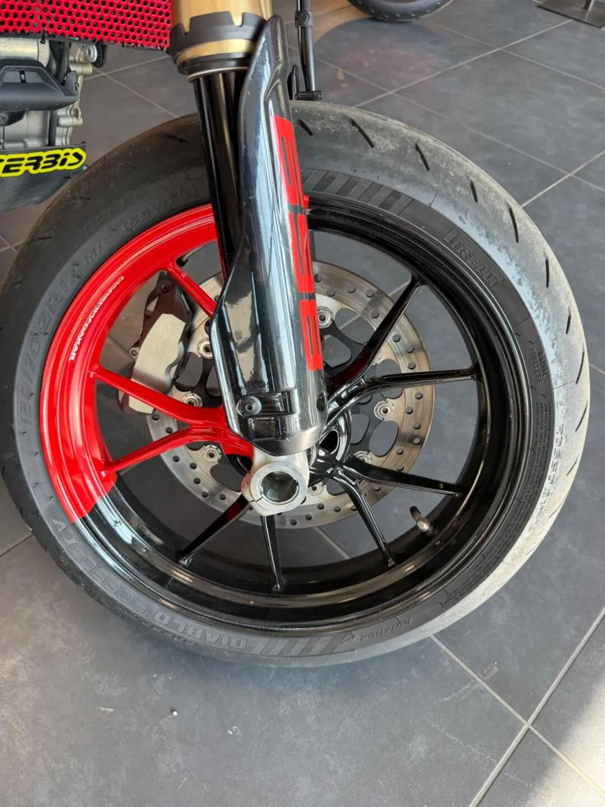 Ducati Hypermotard 698 Mono RVE (2024 - 26) (11)