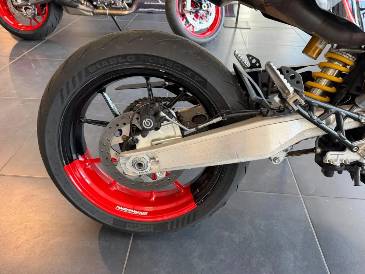 Ducati Hypermotard 698 Mono RVE (2024 - 26) (14)