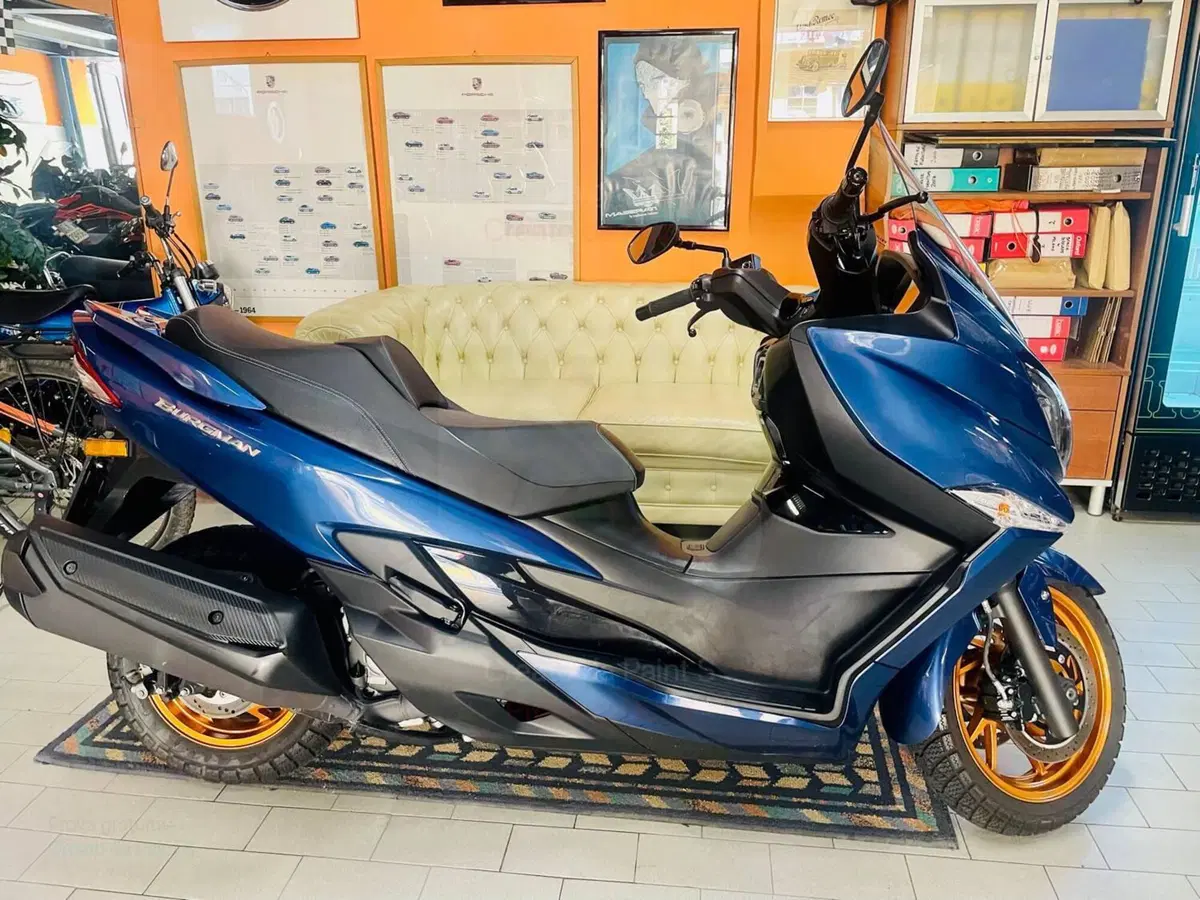 Suzuki Burgman 400 (2025 - 26) (3)