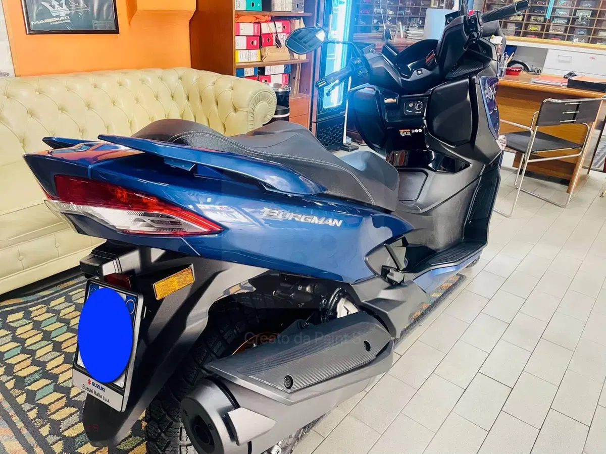 Suzuki Burgman 400 (2025 - 26) (4)