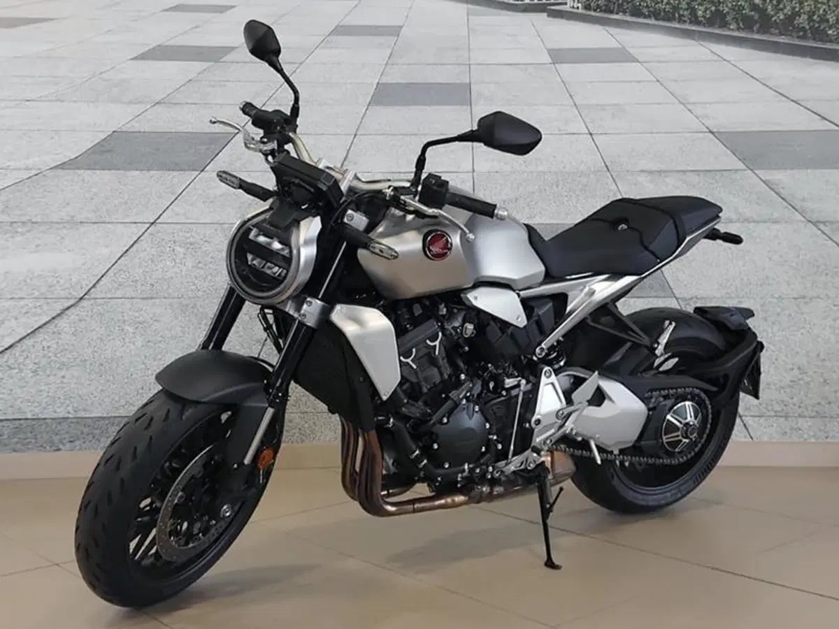 Honda CB 1000 R (2021 - 25) (2)