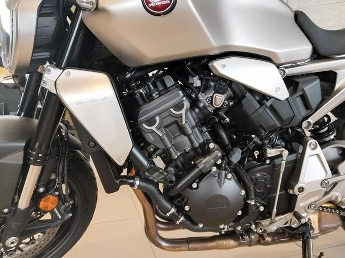 Honda CB 1000 R (2021 - 25) (3)