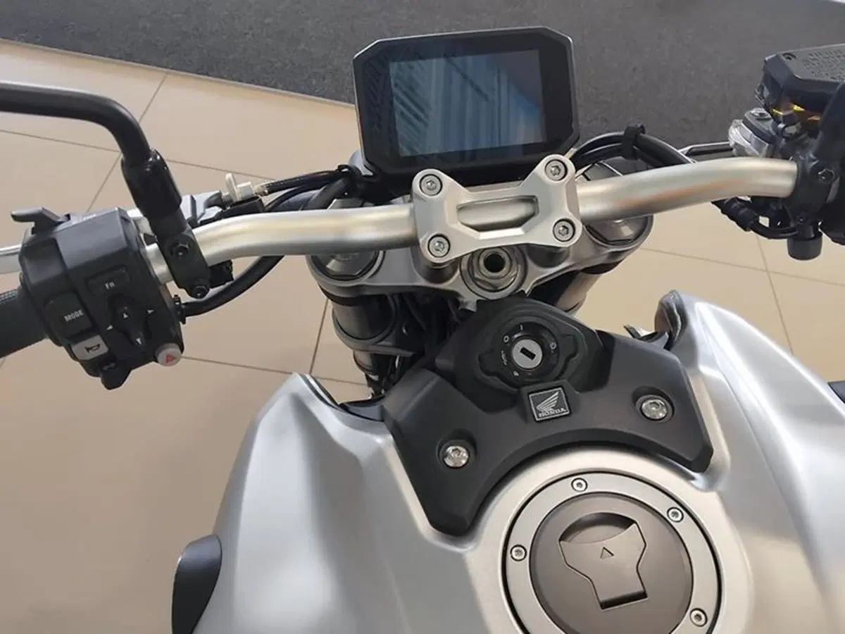 Honda CB 1000 R (2021 - 25) (6)