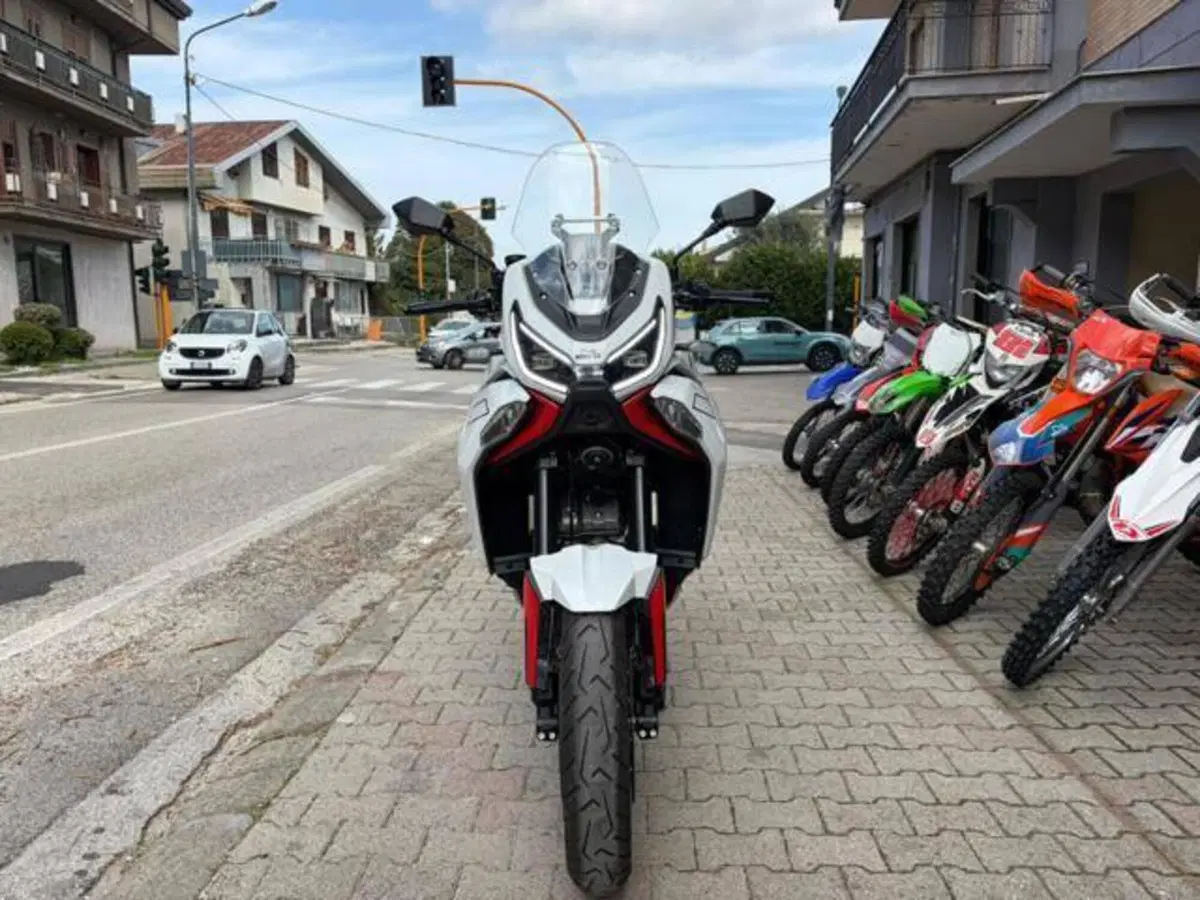 Moto Morini X-Cape 1200 (2026) (2)