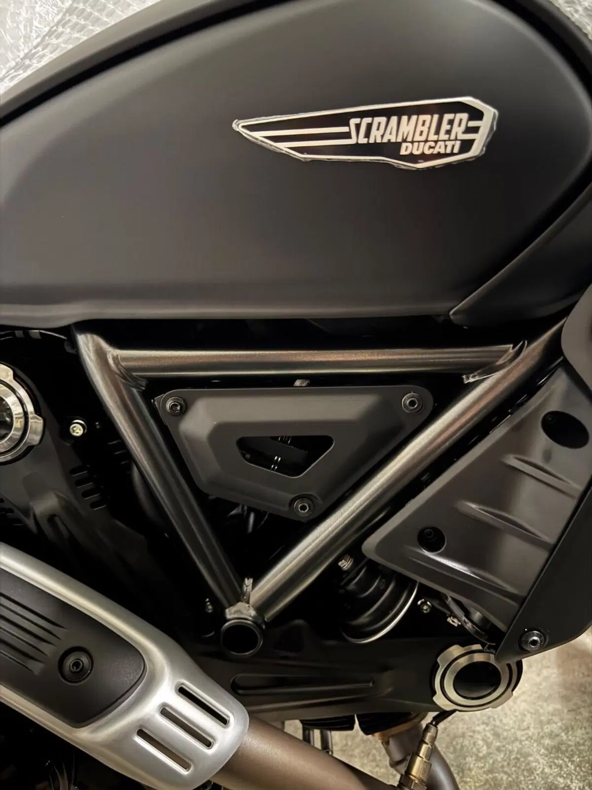 Ducati Scrambler 800 Icon Dark (2025 - 26)