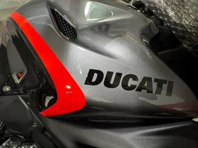 Ducati Monster 890 + (2026) nuova