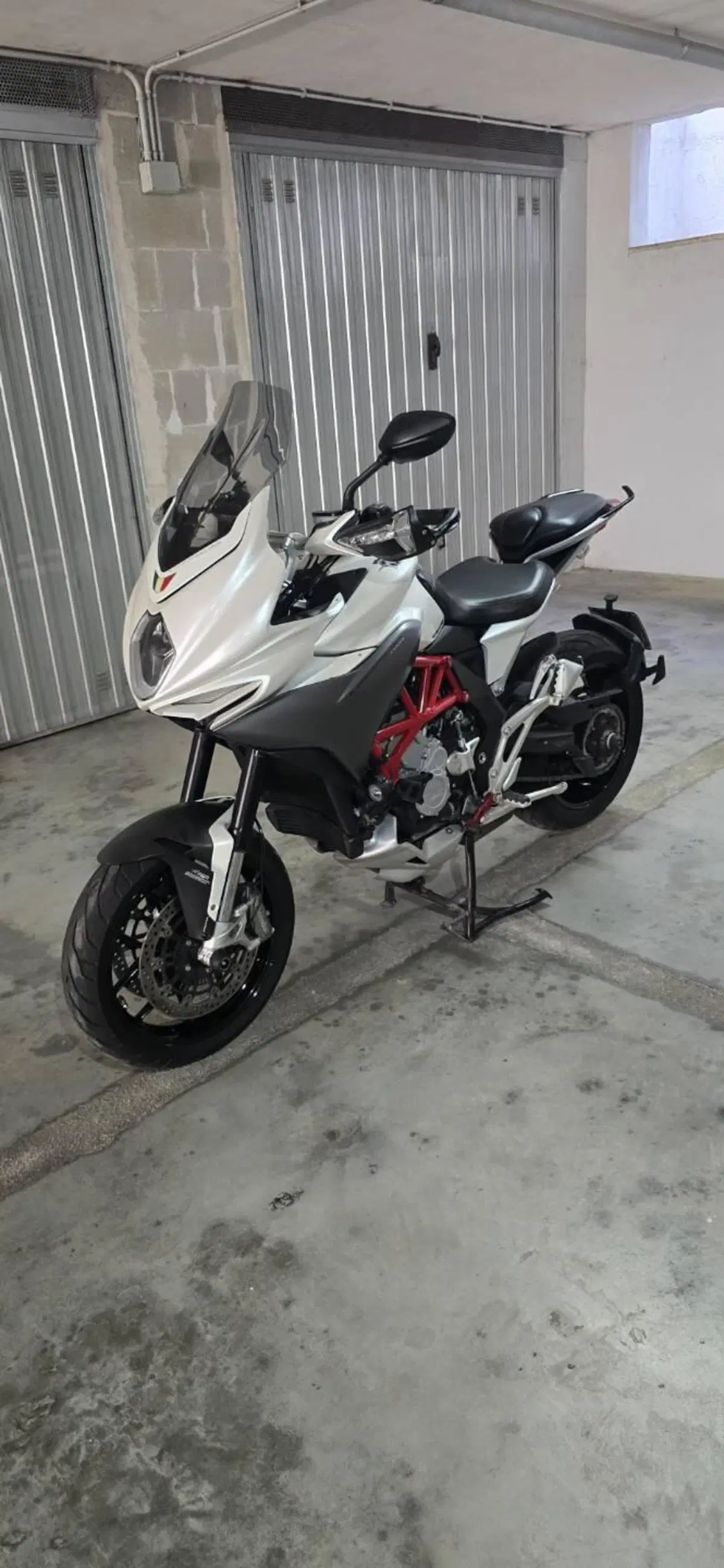 MV Agusta Turismo Veloce 800 Lusso (2014 - 16) (4)