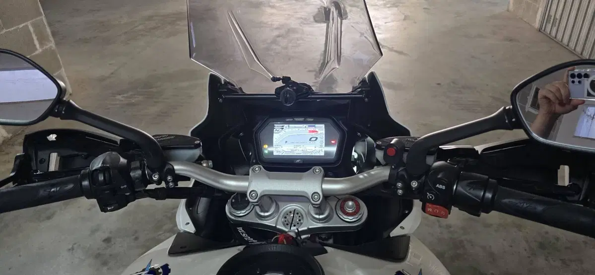 MV Agusta Turismo Veloce 800 Lusso (2014 - 16) (5)