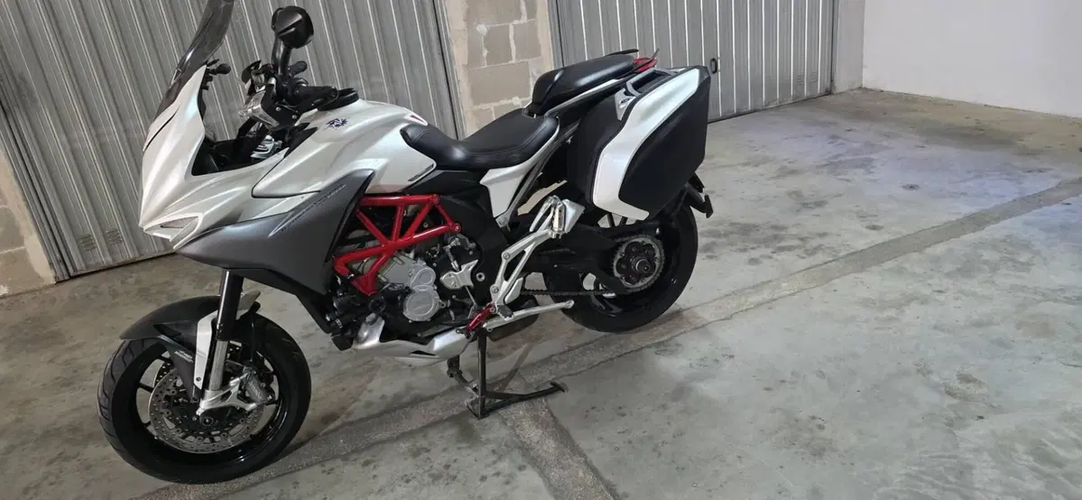 MV Agusta Turismo Veloce 800 Lusso (2014 - 16) (14)