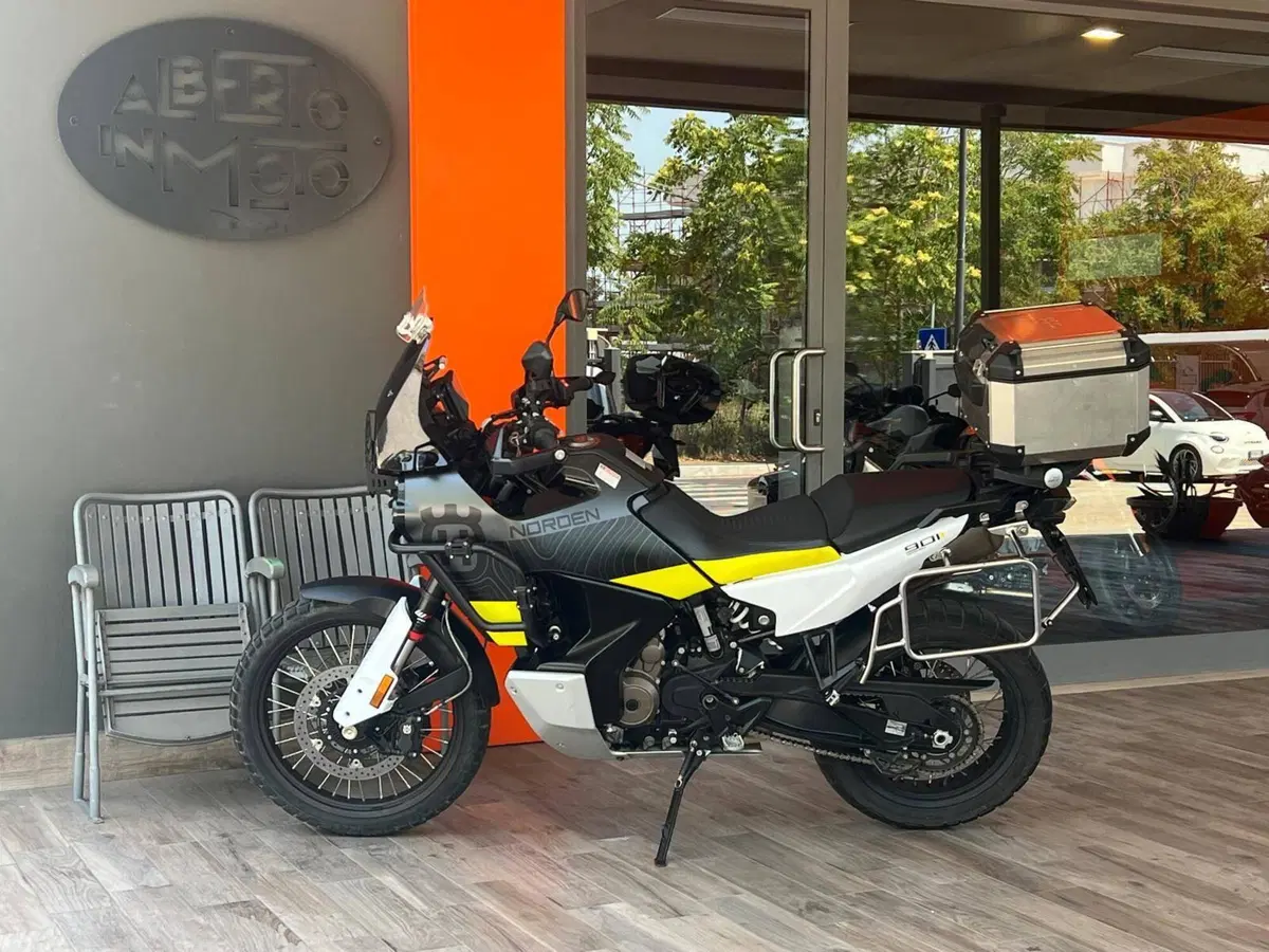 Husqvarna Norden 901 (2022 - 26) (2)