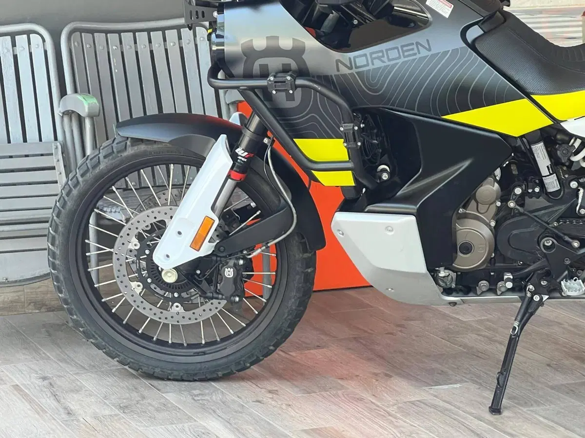 Husqvarna Norden 901 (2022 - 26) (11)