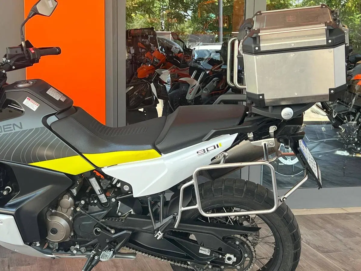 Husqvarna Norden 901 (2022 - 26) (14)