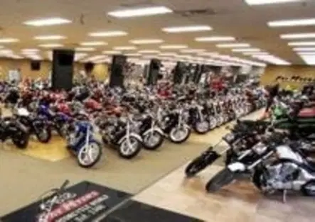Mercato motociclistico italiano: il primo semestre 2026 consolida il trend positivo