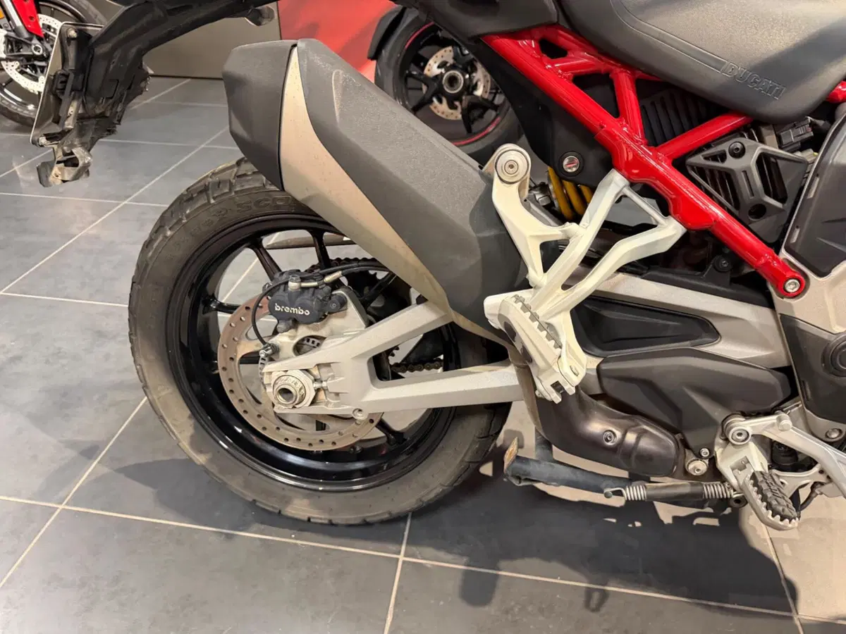 Ducati Multistrada V4 S (2021 - 24) (8)