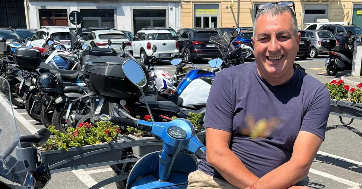 Rinascere dopo la tragedia: perde una gamba nello scontro con un daino, ma torna di nuovo in moto