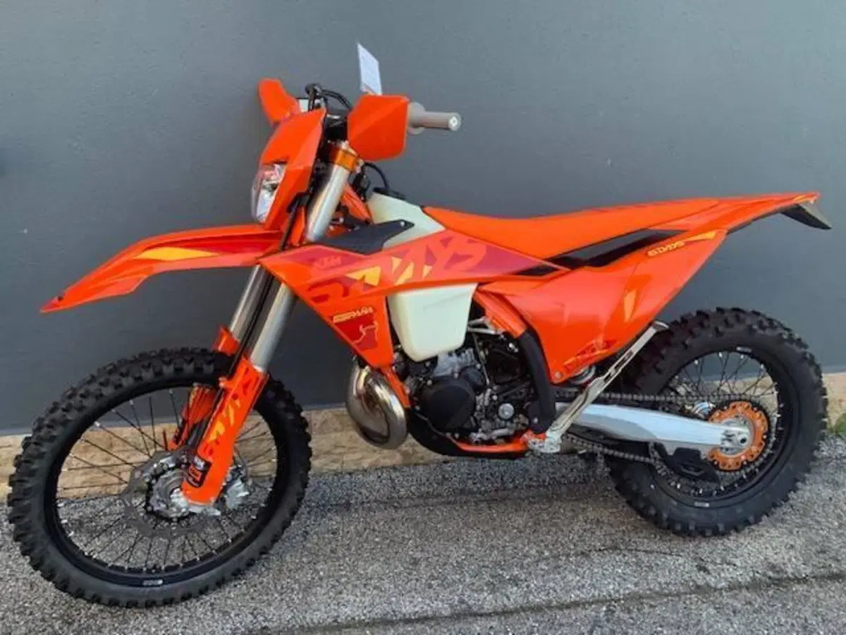 KTM 250 EXC Six Days (2025) (3)