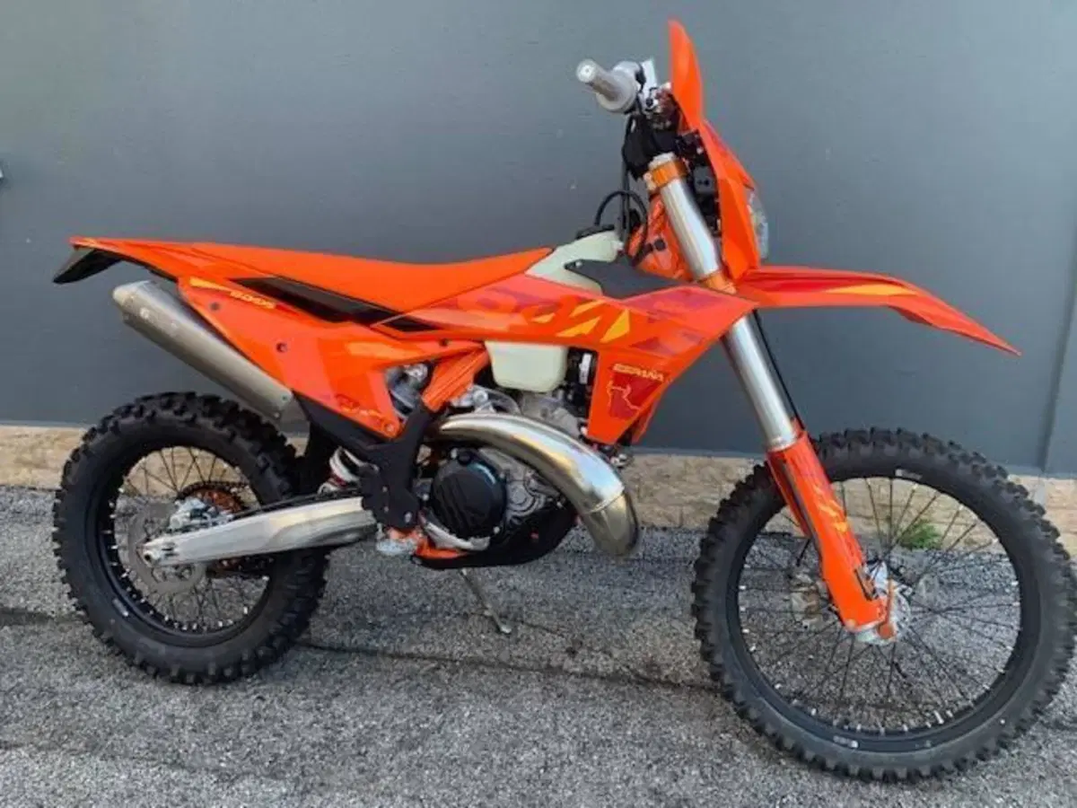 KTM 250 EXC Six Days (2025) (4)