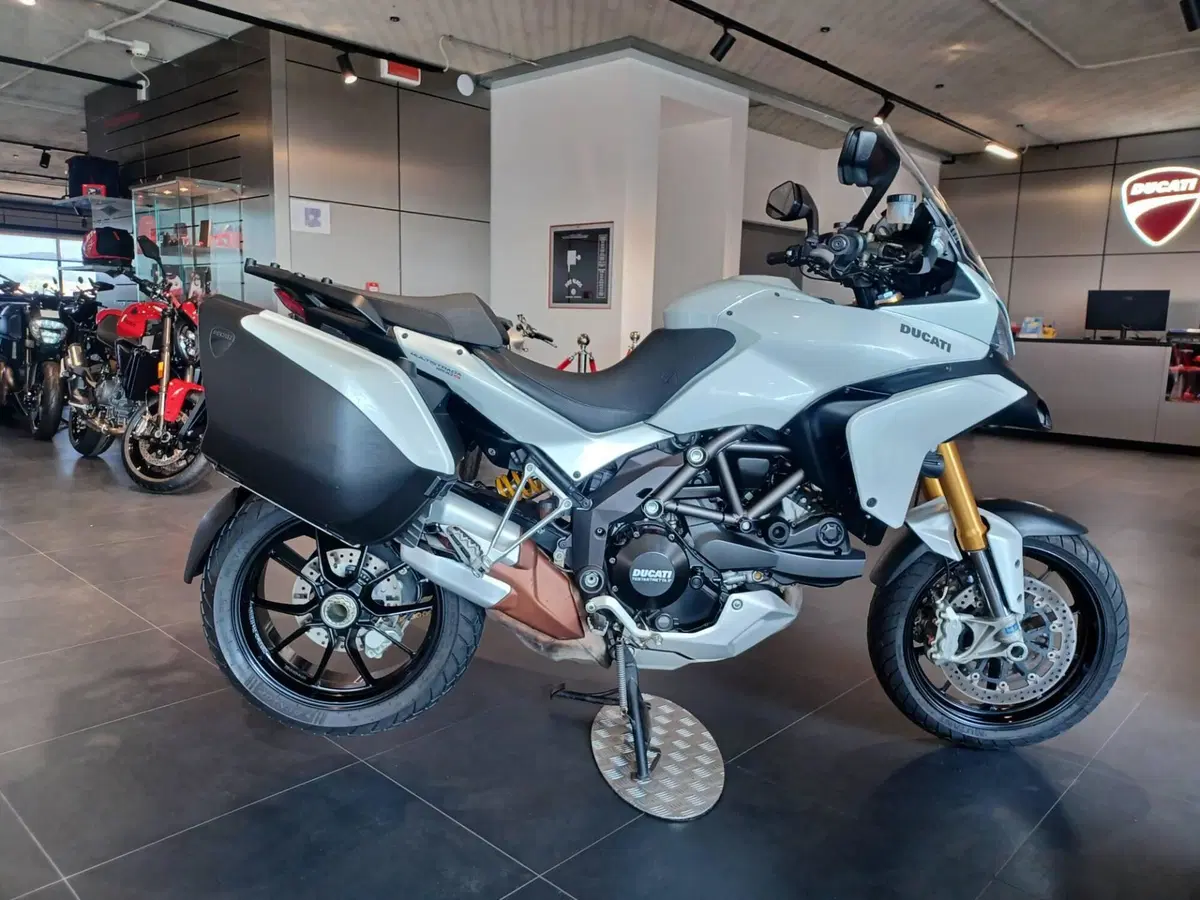 Ducati Multistrada 1200 S Touring (2010 - 12) (2)