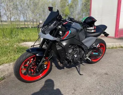 Yamaha MT-09 (2021 - 23) usata