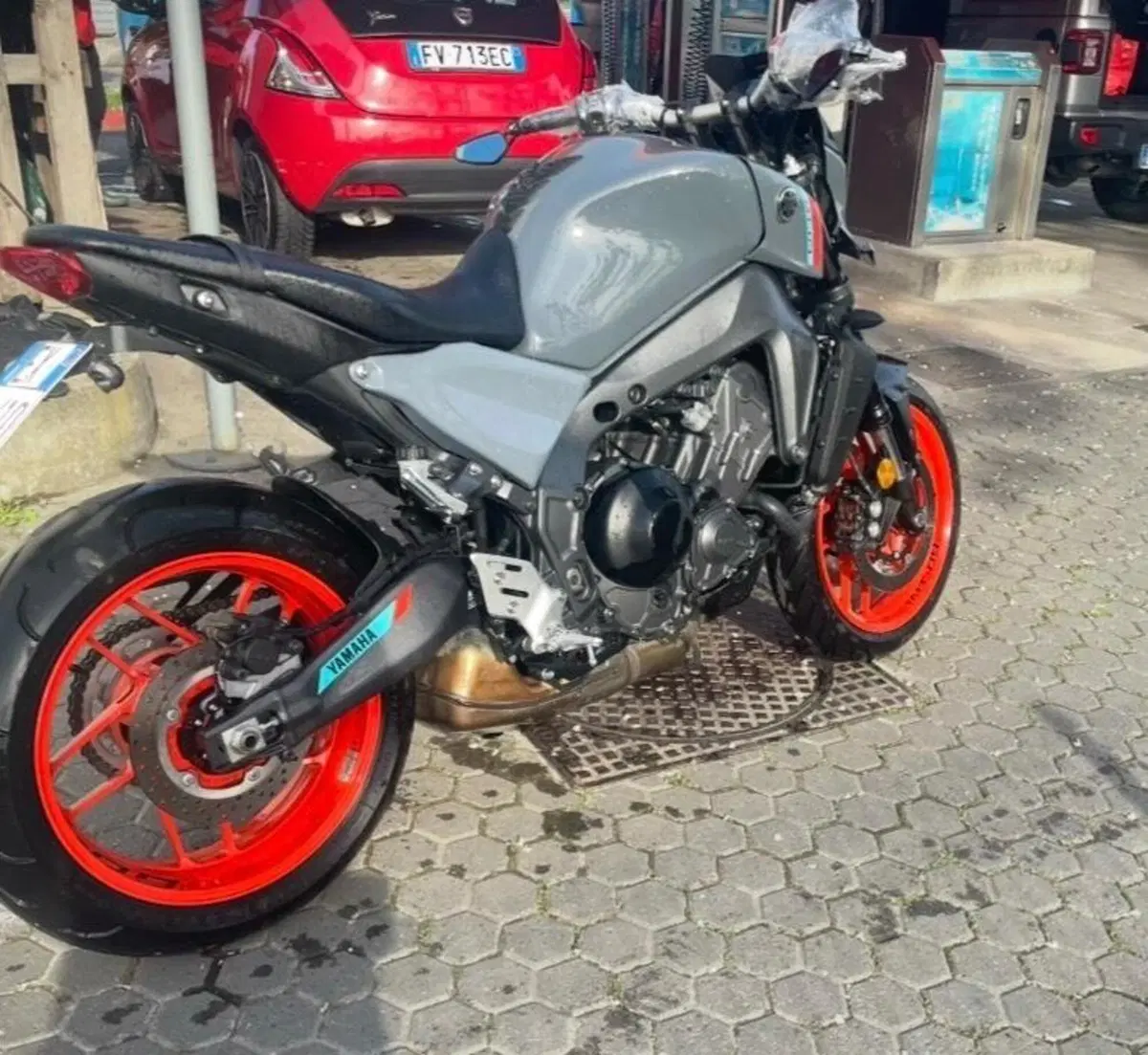 Yamaha MT-09 (2021 - 23) (4)