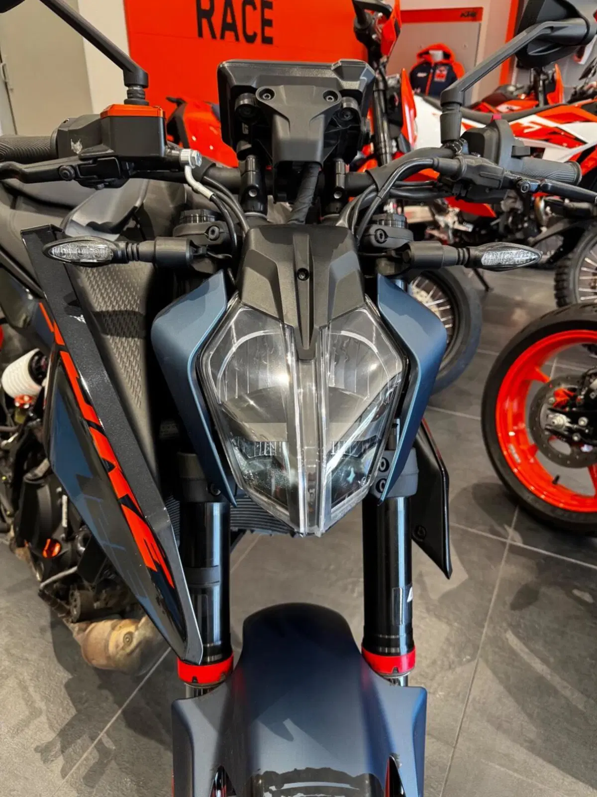 KTM 125 Duke (2024 - 25) (3)