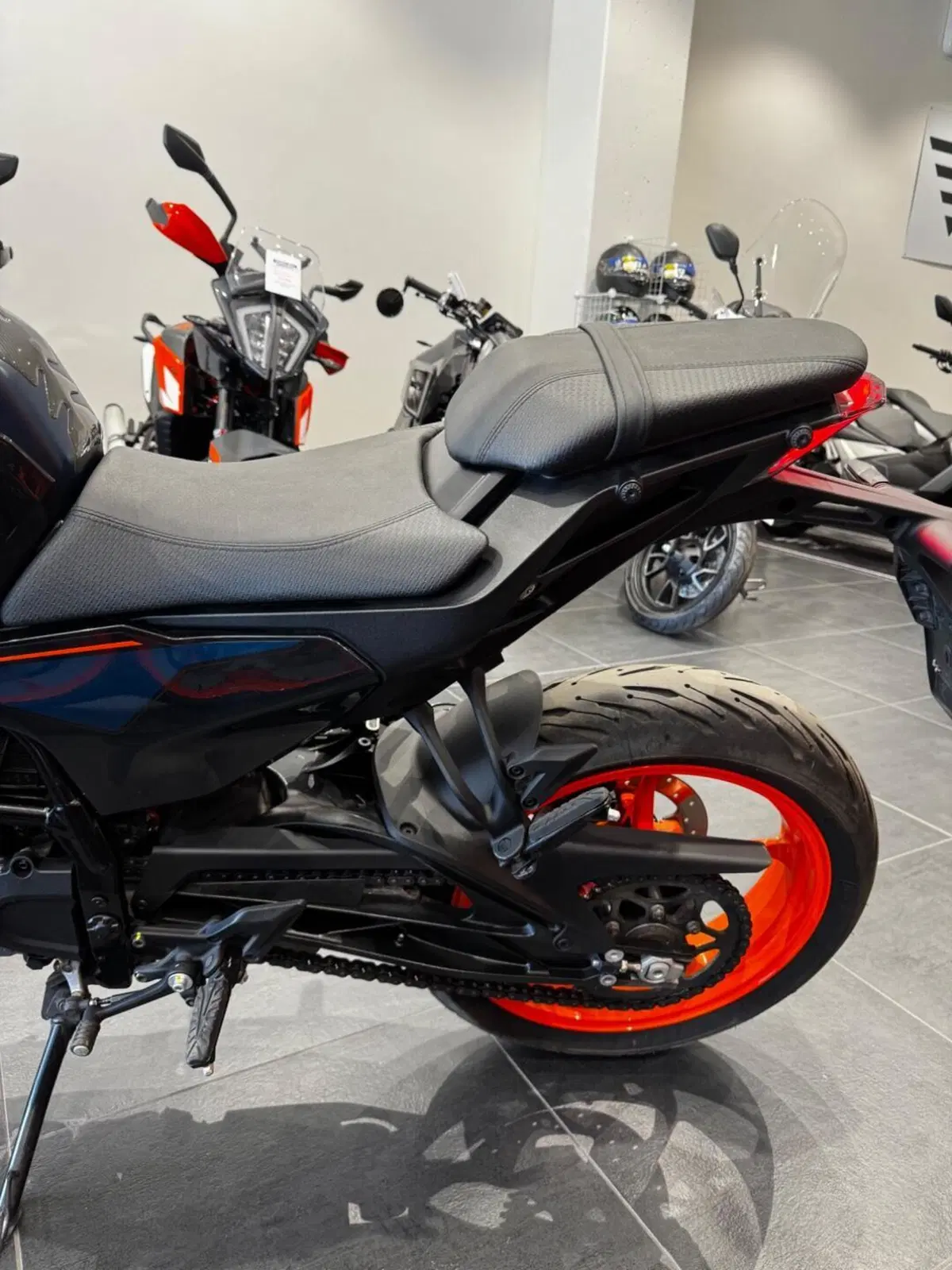 KTM 125 Duke (2024 - 25) (11)
