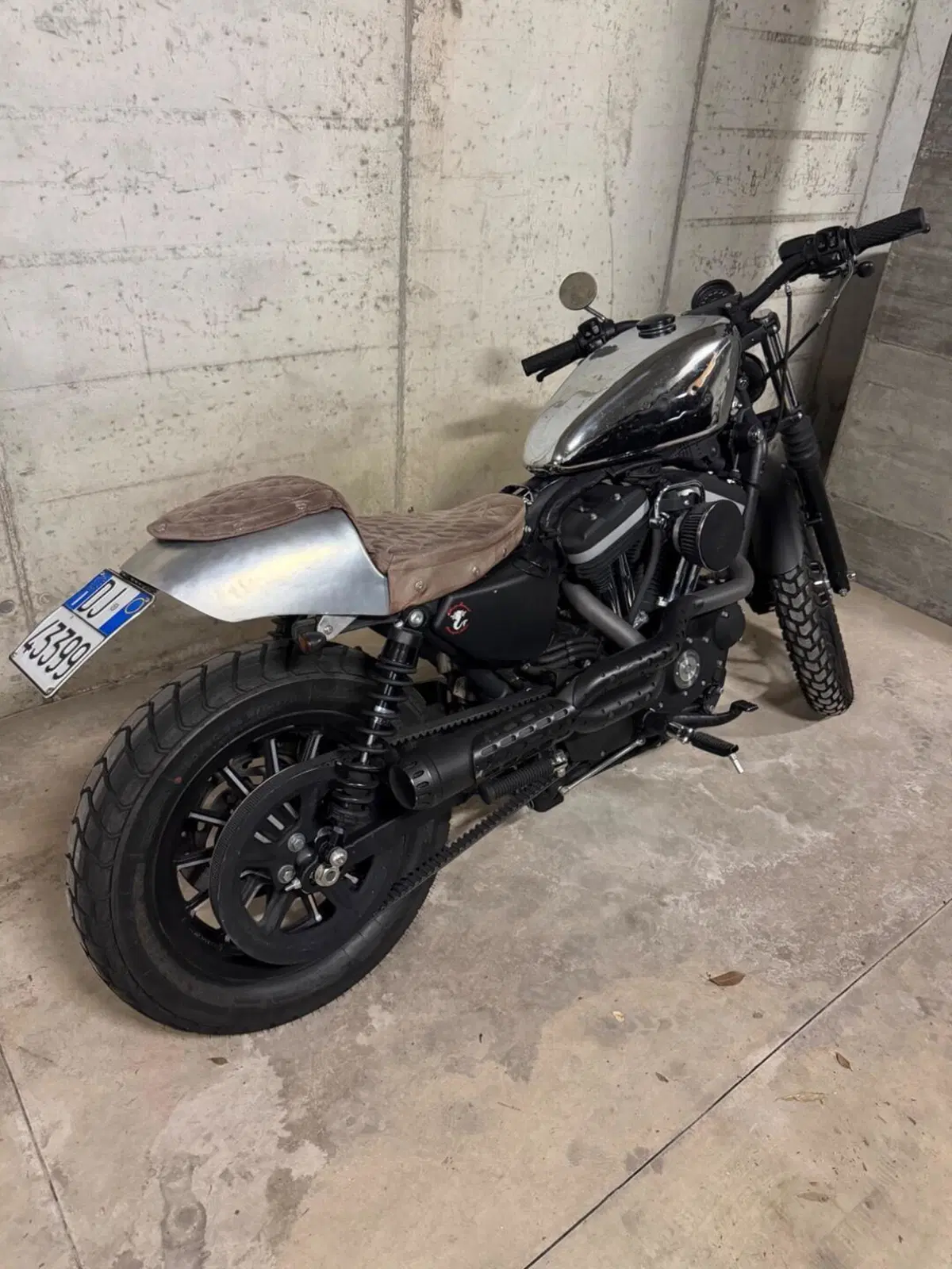 Harley-Davidson 883 Iron (2009 - 11) - XL 883N (8)