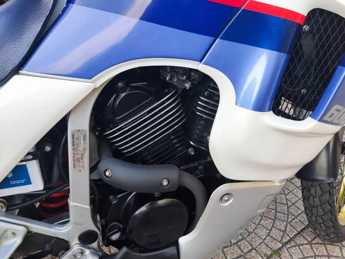 Honda transalp 600 (8)