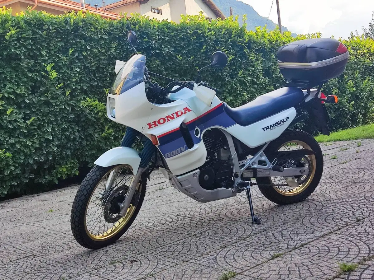 Honda transalp 600 (9)