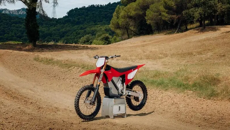 Stark VARG Factory Edition: arrivano le versioni "totali" di MX ed EX [GALLERY]