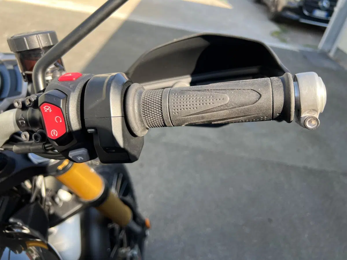 Triumph Scrambler 1200 XE (2024 - 25) (14)