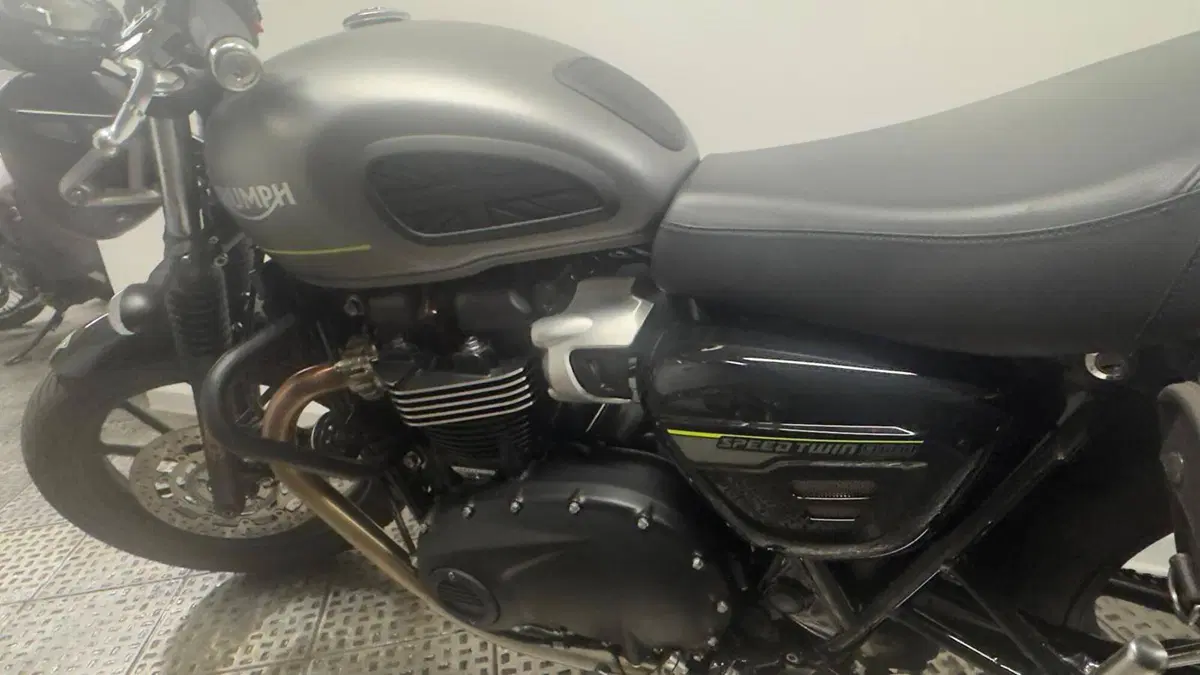 Triumph Speed Twin 900 (2023 - 24) (3)