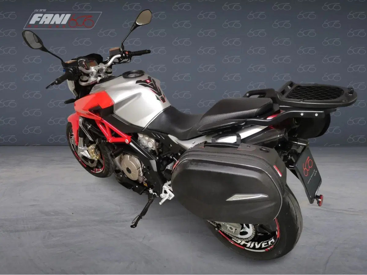 Aprilia Shiver 750 (2010 - 16) (4)