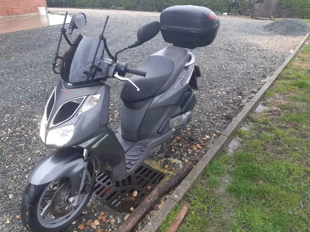 Aprilia Sportcity 250 (2004 - 08)
