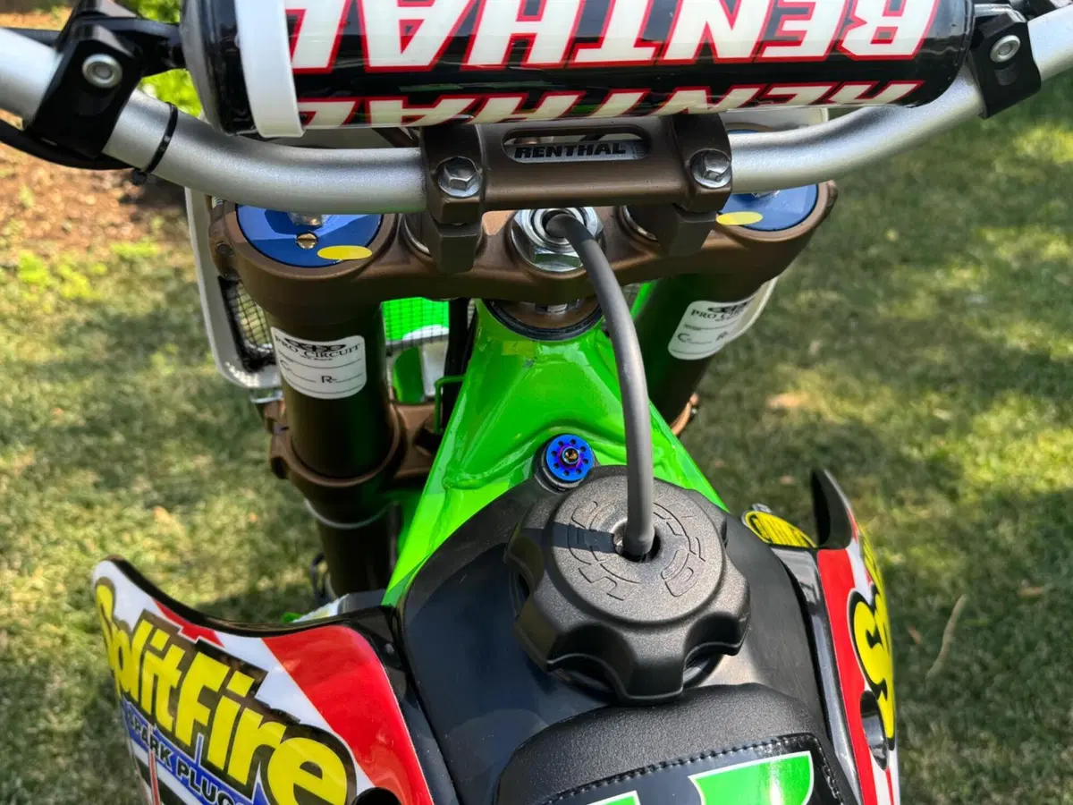 Kawasaki KX250 L4 (2002) (9)