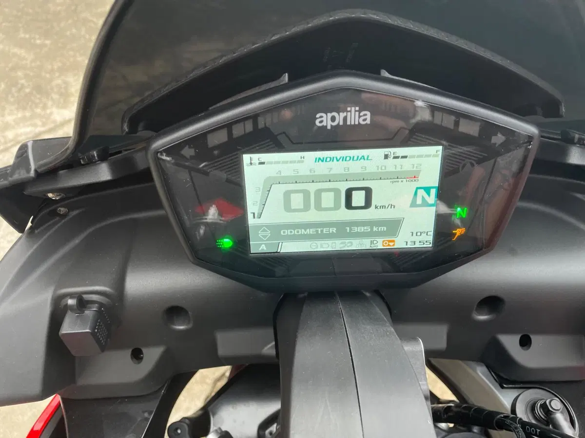 Aprilia Tuono 660 Factory (2022 - 24) (6)