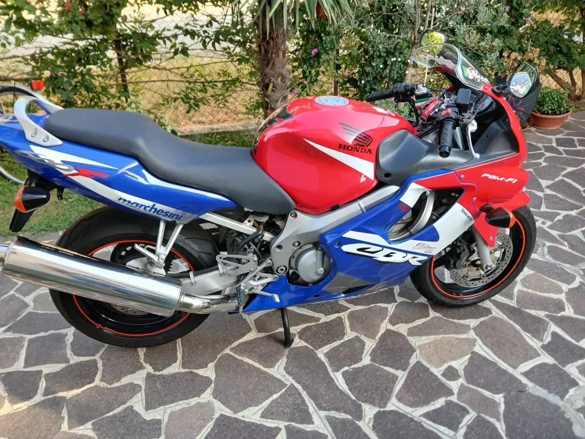 Honda CBR 600 F (2001 - 06) (2)