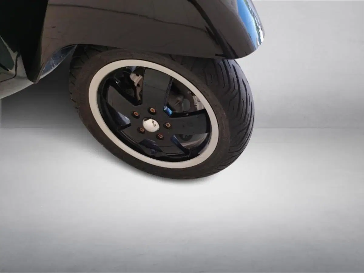 Vespa GTS 300 Super (2008 - 16) (13)