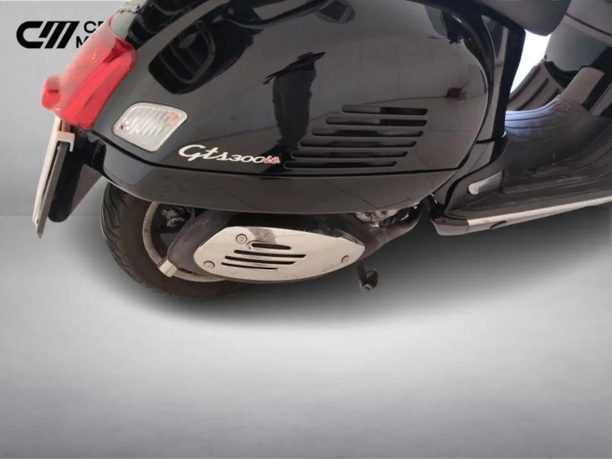 Vespa GTS 300 Super (2008 - 16) (14)